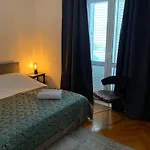 Aida And For Couples And Families Free Parking *