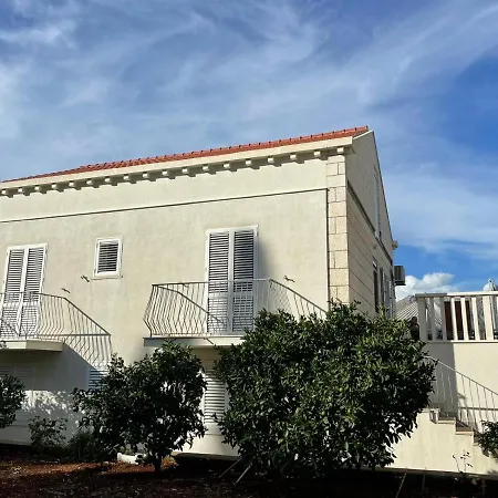 Aida And For Couples And Families Free Parking Apartman *