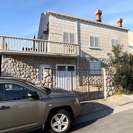 Aida And For Couples And Families Free Parking