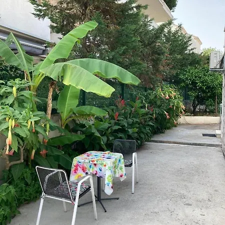 Aida And For Couples And Families Free Parking Apartment Dubrovnik
