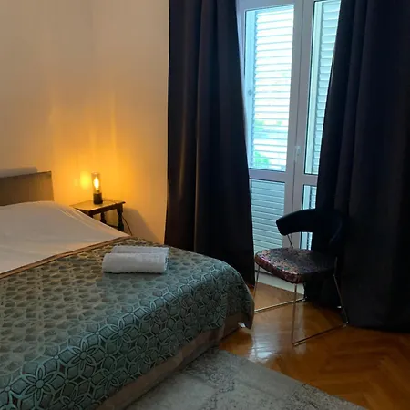 Aida And For Couples And Families Free Parking *