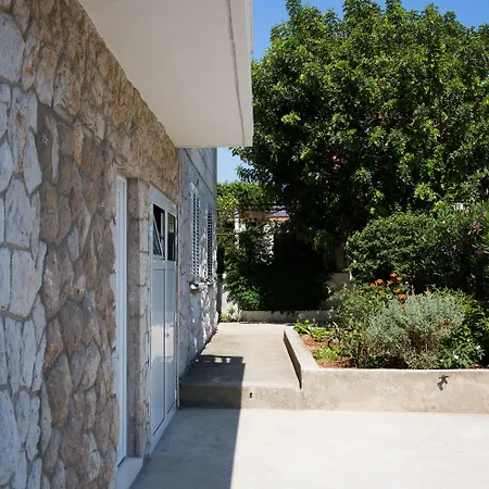 Lägenhet Aida And For Couples And Families Free Parking Dubrovnik
