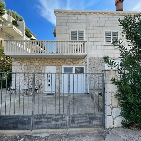 Aida And For Couples And Families Free Parking