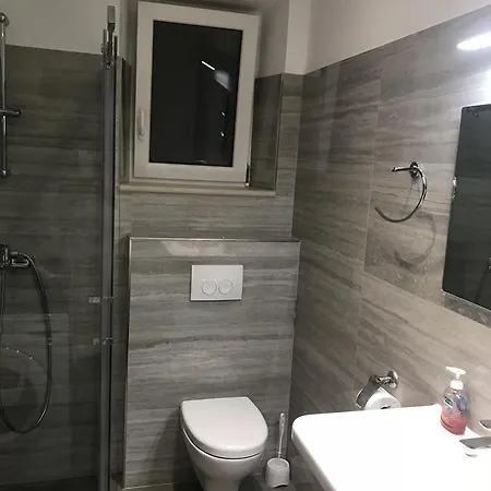 Aida And For Couples And Families Free Parking Apartment