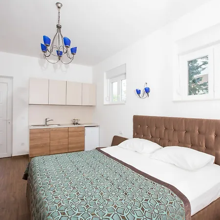 Aida And For Couples And Families Free Parking Apartment