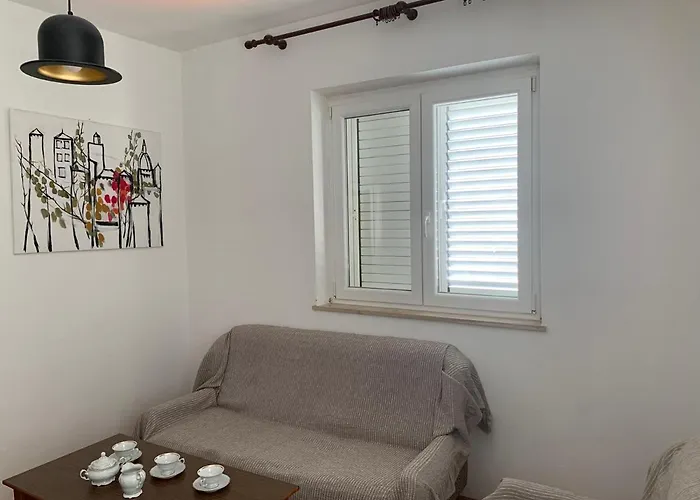 Aida And For Couples And Families Free Parking *