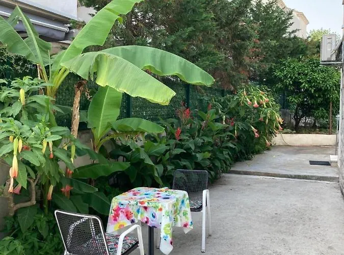 Aida And For Couples And Families Free Parking Apartman Dubrovnik