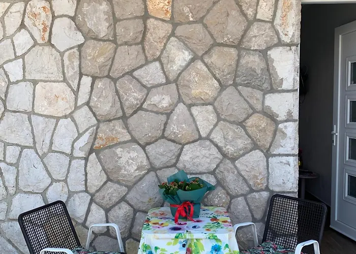 Aida And For Couples And Families Free Parking Apartman *