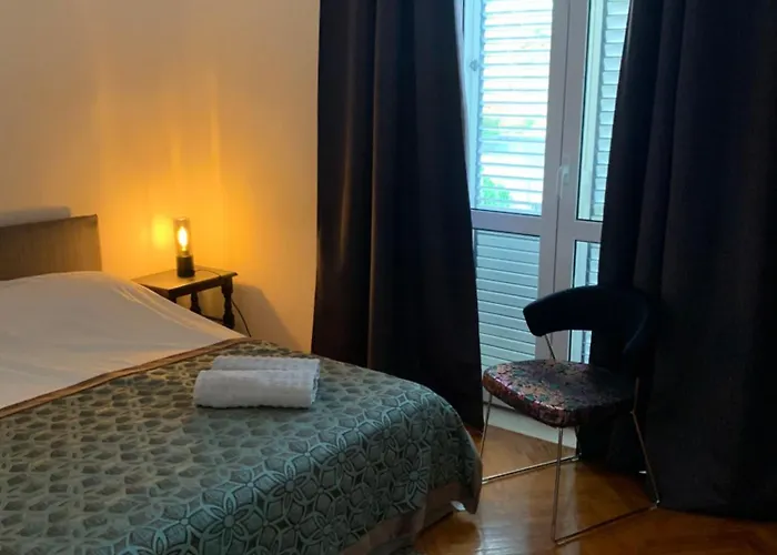 Aida And For Couples And Families Free Parking *