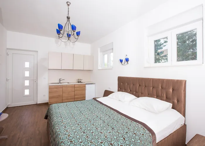 Aida And For Couples And Families Free Parking