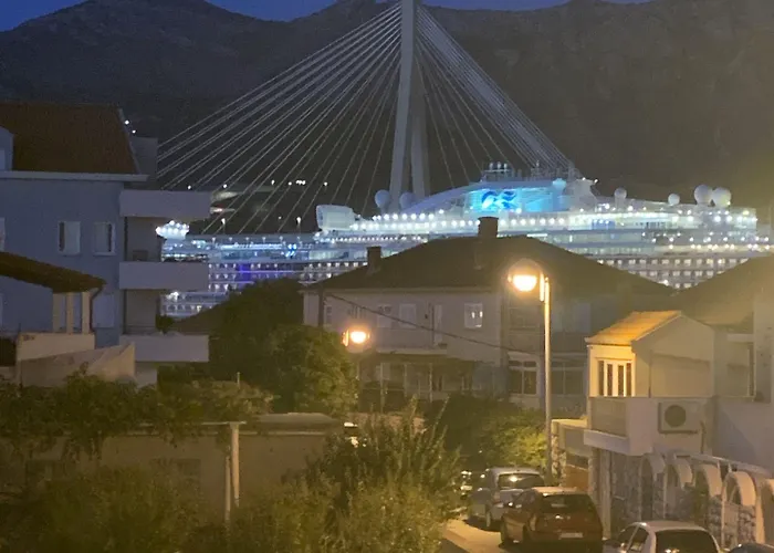 Aida And For Couples And Families Free Parking Apartman Dubrovnik