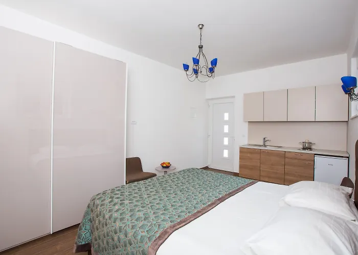 Aida And For Couples And Families Free Parking Apartment