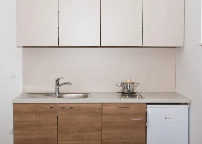 Aida And For Couples And Families Free Parking *