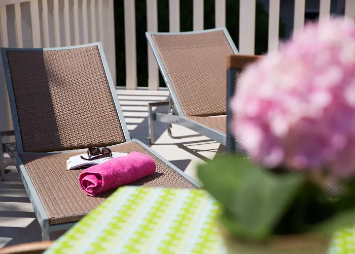 Aida And For Couples And Families Free Parking *