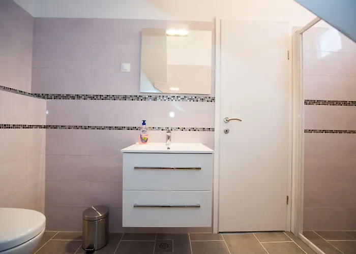 Aida And For Couples And Families Free Parking *