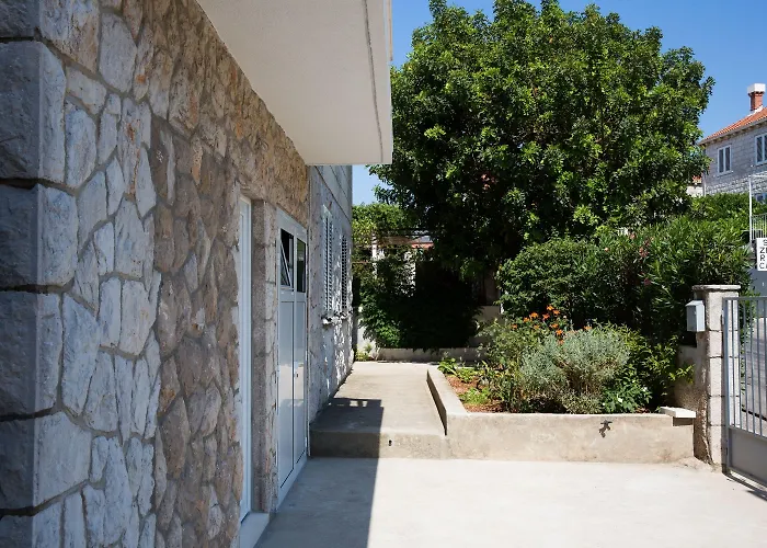 Apartment Aida And For Couples And Families Free Parking Dubrovnik