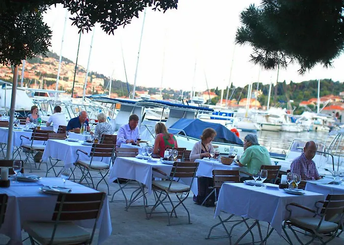 Apartment Aida And For Couples And Families Free Parking Dubrovnik