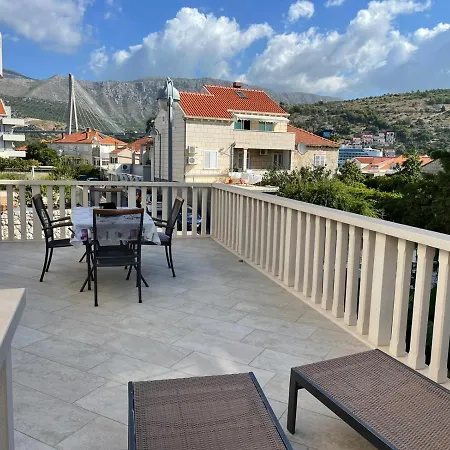 Aida And For Couples And Families Free Parking *