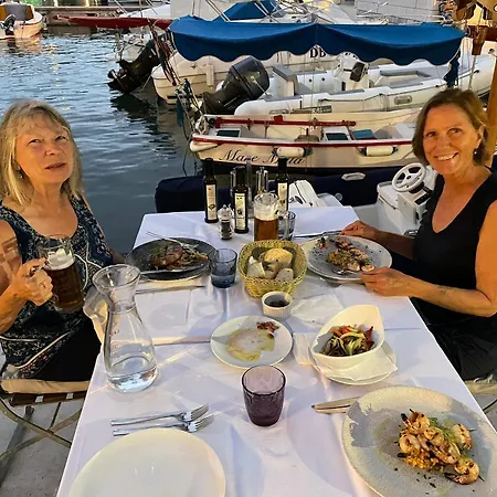 Aida And For Couples And Families Free Parking 아파트