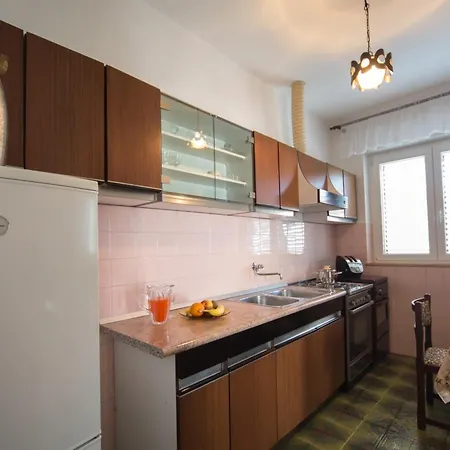 아파트 Aida And For Couples And Families Free Parking